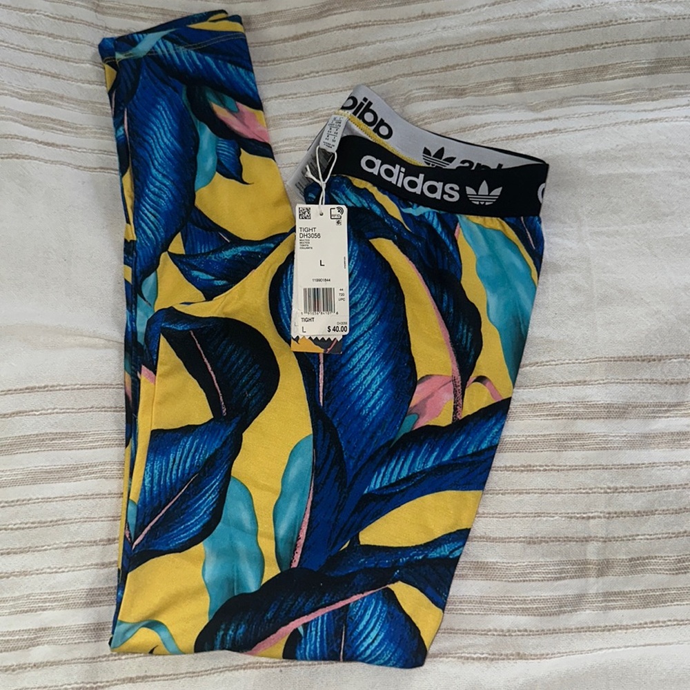 Adidas leggings never worn